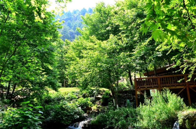 ŞELALELER VE GÖLETLER ARASINDA BİR CENNET