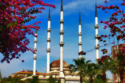 3 Mayıs Cumartesi Mersin namaz vakitleri ne zaman? Mersin'de sabah, öğle, ikindi, akşam, yatsı namazı saat kaçta?