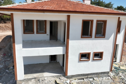 Depremzedeler için yapılan yeni konutlar, mahallede şaşkınlık yarattı