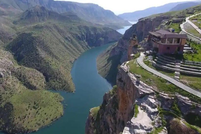 Tarihi ve Doğasıyla Büyüleyen Şehir Siirt
