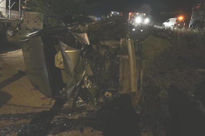 Mersin'de tır ile hafif ticari araç çarpıştı: 2 kişi yaralandı