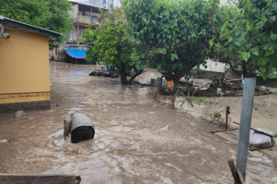  Osmaniye’de sağanak hayatı felç etti   