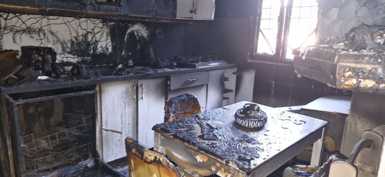 Hatay’da yıldırım dehşeti Ev küle döndü, karı koca hastaneye kaldırıldı! 3