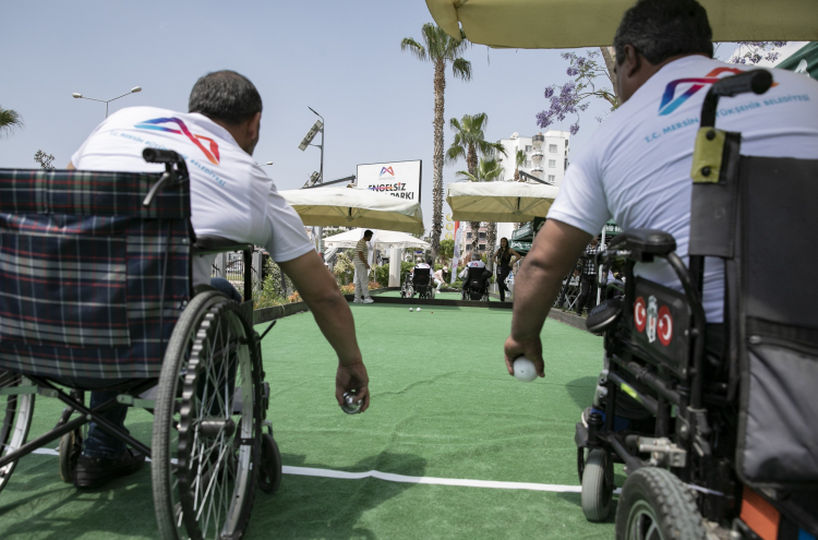 Mersin’de özel bireyler 'Bocce Turnuvası'nda mücadele etti 2