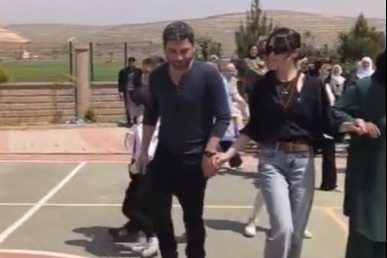 Uzak Şehir oyuncuları Ozan Akbaba ve Sinem Ünsal Mardin'de halay çekti, sosyal medya yıkıldı!