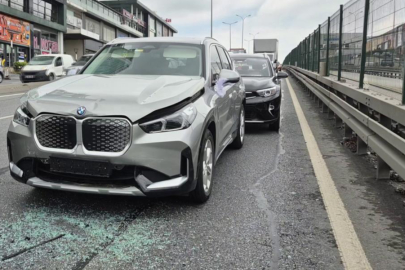 Beylikdüzü'nde düğün konvoyunda zincirleme kaza: 3 yaralı