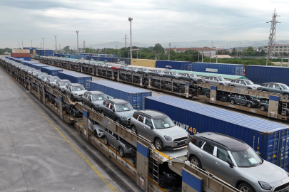 Otomobiller Marmaray’la boğazın altından taşındı: Sevkiyat Köseköy Lojistik Merkezi’ne ulaştı