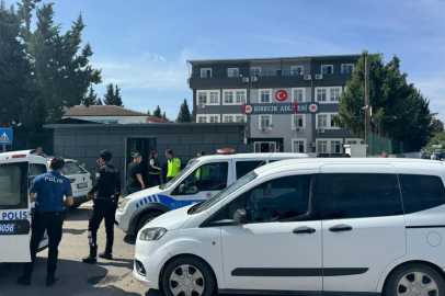 Şanlıurfa’da adliye önünde akraba aileler arasında taşlı sopalı kavga: 5 yaralı