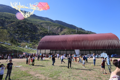 Adana'da uçurtma şenliği renkli görüntülere sahne oldu