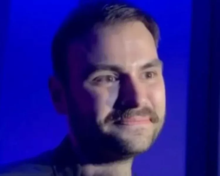 Faruk Sabancı'dan Esra Bilgiç itirafı Sevgilisi istedi, bıyık bıraktı, evliliğe yeşil ışık yaktı! 2