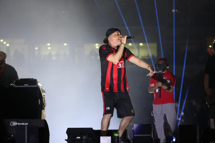  Eskişehirspor Şampiyonluğu büyük coşkuyla kutladı Ceza sahne aldı, taraftarlar kupa coşkusunu yaşadı 3