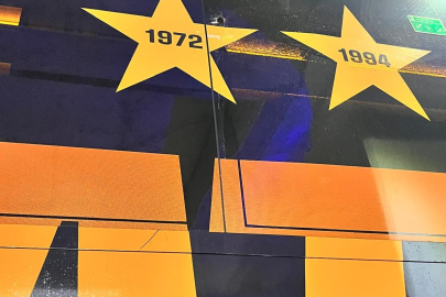 Göztepe maçı öncesi Galatasaray otobüsüne taşlı saldırı