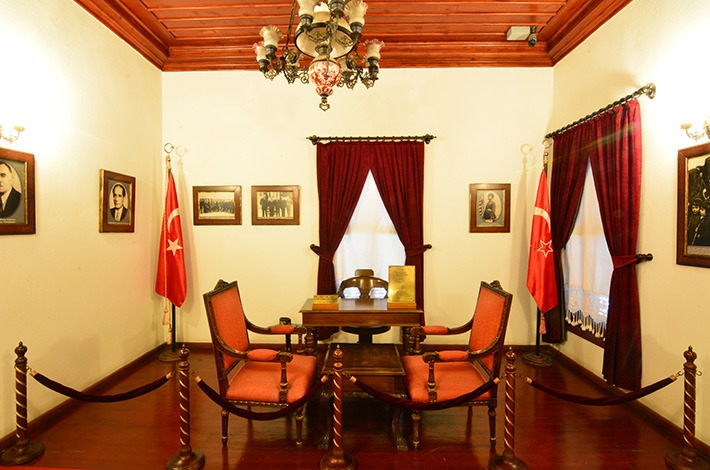 ADANA ATATÜRK EVİ: MİLLİ MÜCADELE RUHU TARİHİ KONAKTA YAŞIYOR