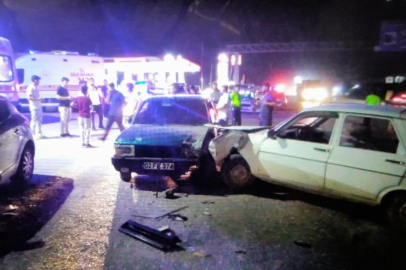 Adıyaman'da, iki otomobil çarpıştı: 5 yaralı