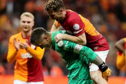 Galatasaray'da ayrılık rüzgarı: Şampiyonluk sonrası iki efsane isim veda ediyor