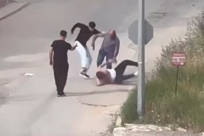 Elazığ’da sokak ortasında tekmeli yumruklu kavga