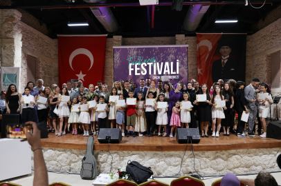 Turkuaz Sanat Okulu’ndan sanatla dolu muhteşem festival gecesi