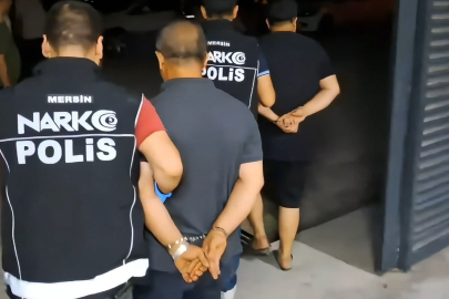 Mersin’de meyve suyu deposunda 812 kilo sentetik ecza ele geçirildi