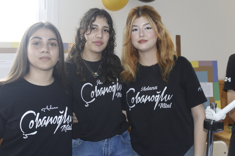 Seyhan ÇEP Lisesi TÜBİTAK Bilim Fuarı’nda Robotik El Projesi depremzedeler ve engelli bireyler için umut oluyor