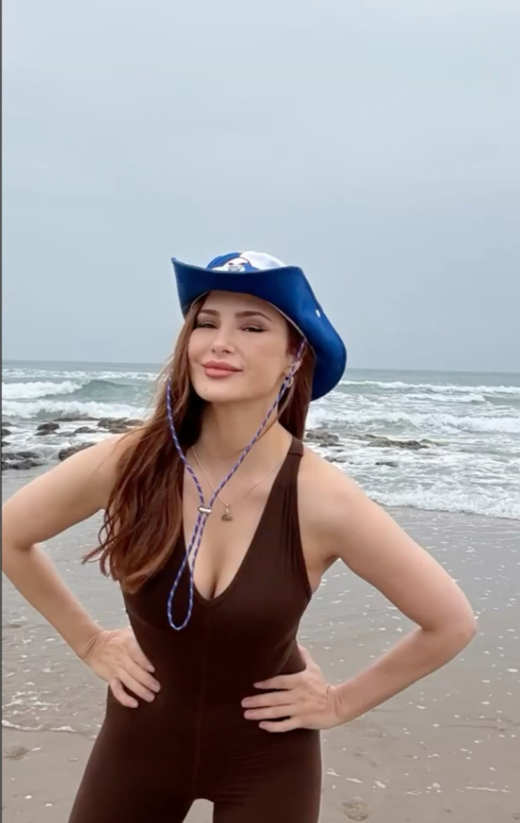 Mine Tugay kovboy tarzıyla sosyal medyayı salladı 2