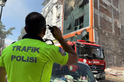 İş merkezindeki imalathanede çıkan yangın kontrol altına alındı