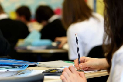 2025 Arefe Günü Okullar Tatil mi? Öğrenciler İçin Yarım Gün Mü Olacak?