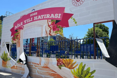 Aile ve Sosyal Hizmetler Bakanlığı’ndan Aile Yılı panosuna zarar veren gençlerle yapıcı diyalog