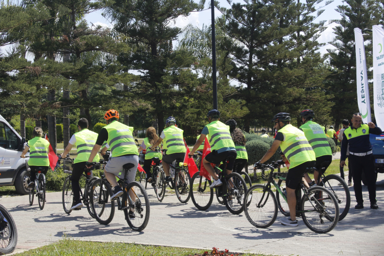 Adana’da 12'nci Geleneksel Yeşilay Bisiklet Turu’nda bağımlılıklara karşı pedal çevrildi