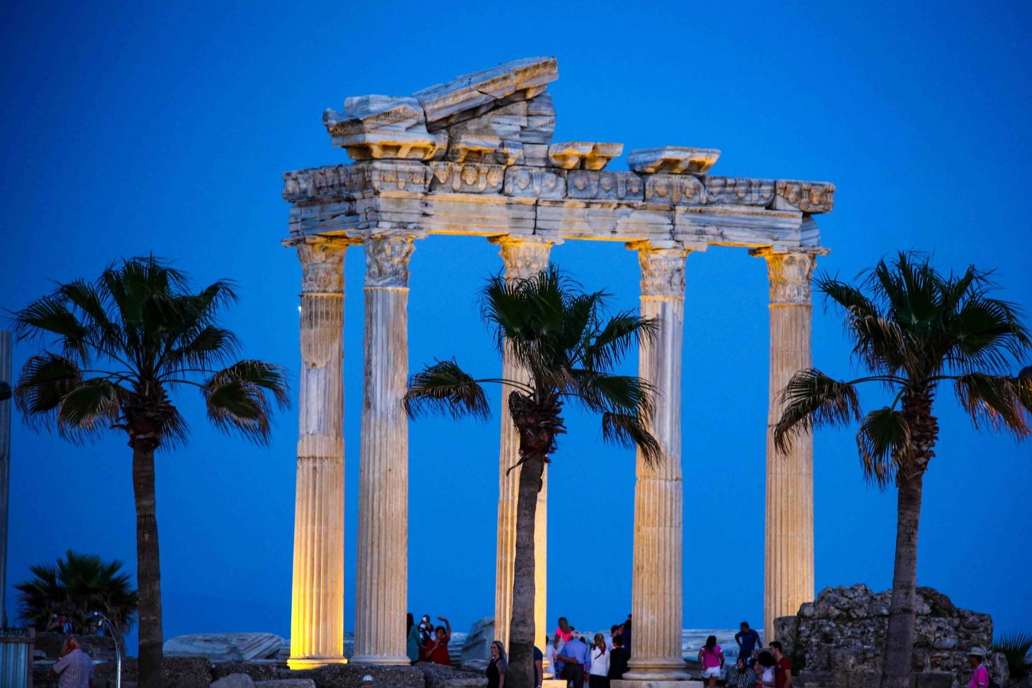 Tarih, kum ve kültürle buluşma noktası: Side Antik Kenti