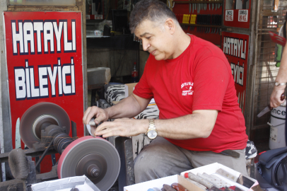 Adana’da Kurban Bayramı öncesi bıçak bileme hareketliliği