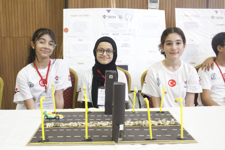 TÜBİTAK Destekli Bilim Fuar’ında geleceğin mucitleri Yüreğir’de projelerini tanıttı
