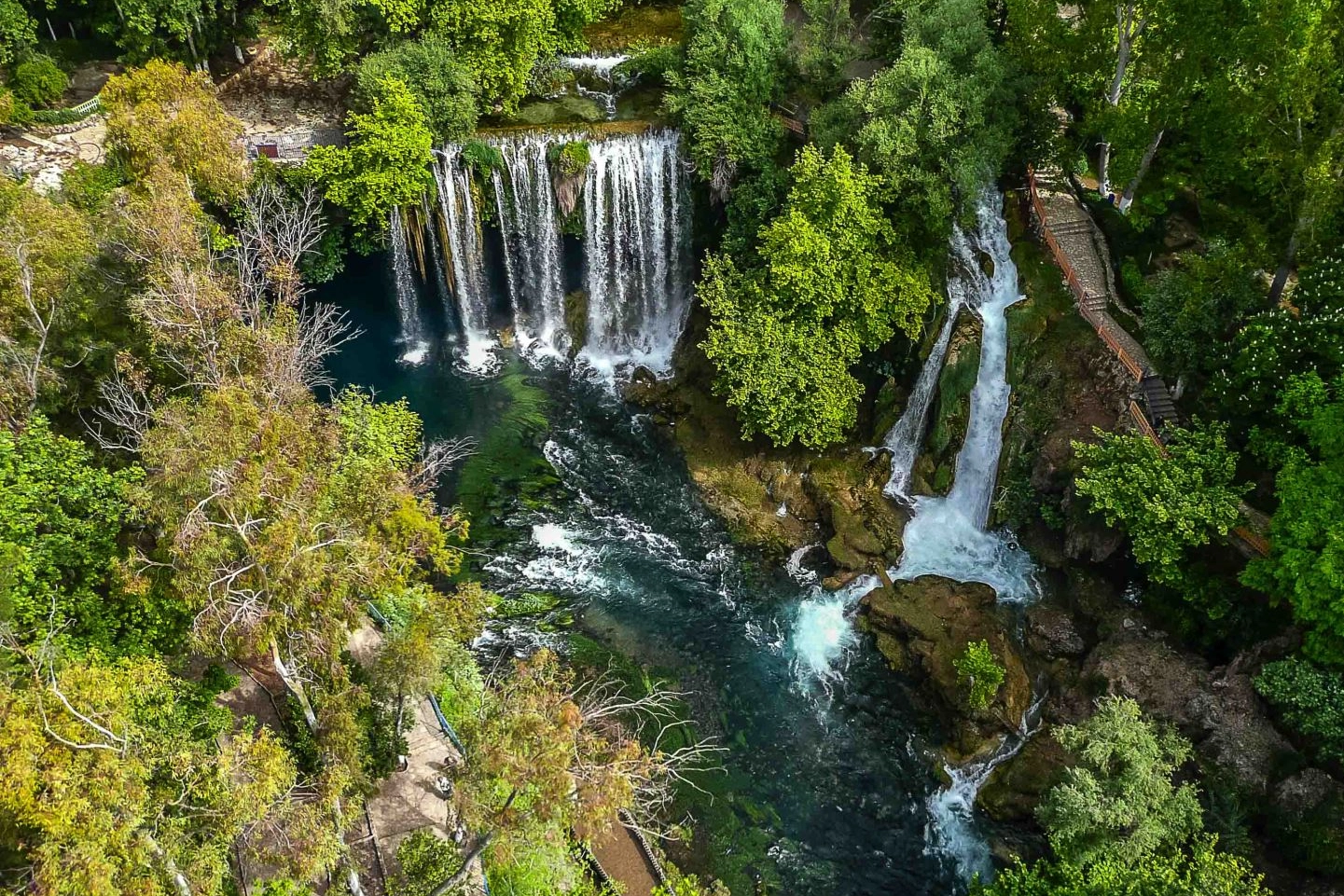 Antalya'nın gizemli güzelliği Düden Şelalesi: Yeraltından Akdeniz'e uzanan büyüleyici yolculuk