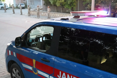 Birlikte alkol aldığı arkadaşının boğazını kesip öldürdü