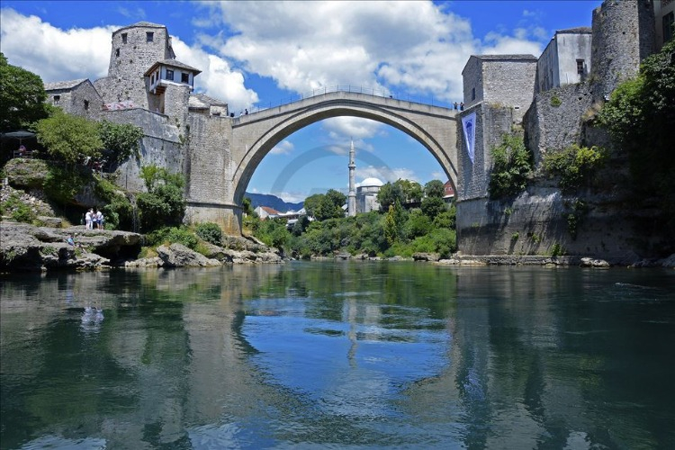 Mostar Köprüsü