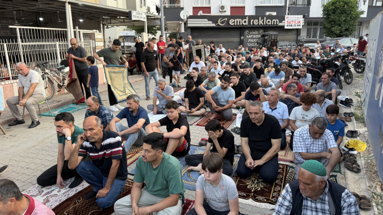 Adana'da Kurban Bayramı namazı kılındı 2