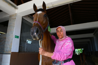 Milyonluk atları büyüttü, yarışta nefesini tutup izliyor
