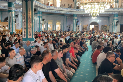 Osmaniye’de bayram namazında vatandaşlar camilere akın etti