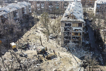 Rus güçleri Kiev’de sivilleri vurdu: 3 ölü, 49 yaralı