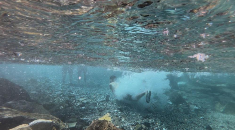 Hatay’da sıcaklardan bunalanlar doğal kaynak suyuna koştu 2