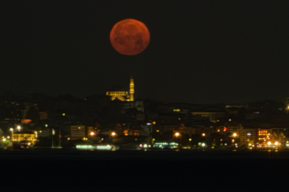 Çilek Dolunayı 18 yıl sonra İstanbul'da görüldü