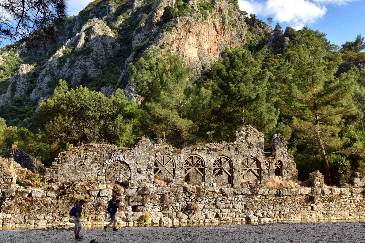 Tarihin, efsanelerin ve turkuaz suların buluştuğu cennet: Antalya'nın saklı hazinesi Olympos