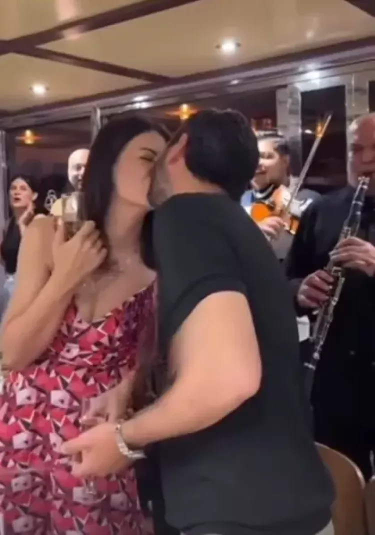  Uzak Şehirin yıldızı Ozan Akbaba doğum gününde aşka geldi 2