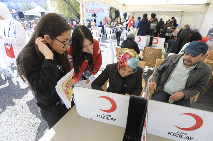 Türk Kızılay'dan dünya çapında başarı 2,3 milyon gönüllü kan bağışçısıyla dünyada 3'üncü sırada 2