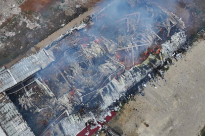 Mersin’de pamuk deposu yangını kontrol altına alındı: Son durum havadan görüntülendi