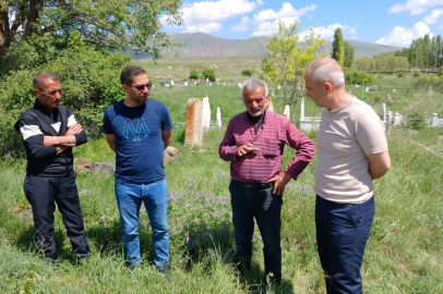 93 Harbi’nin yiğidi Hüseyin Ağa’nın kabri yok olma tehlikesinde