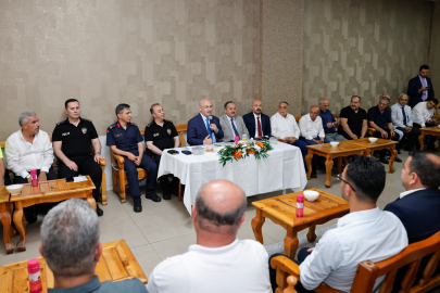 Adana Valisi Yavuz Selim Köşger, Seyhan’da vatandaşların taleplerini dinledi