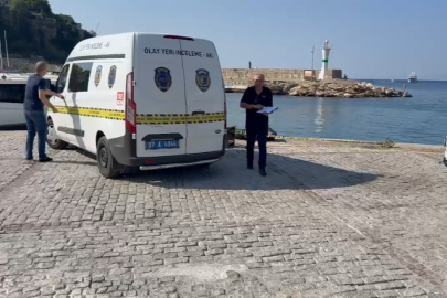 Antalya’da sabahın ilk saatlerinde denizde erkek cesedi tespit edildi
