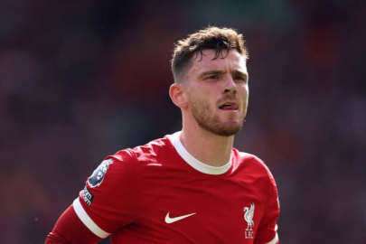 Atletico Madrid, Liverpool'dan Andrew Robertson transferini değerlendiriyor