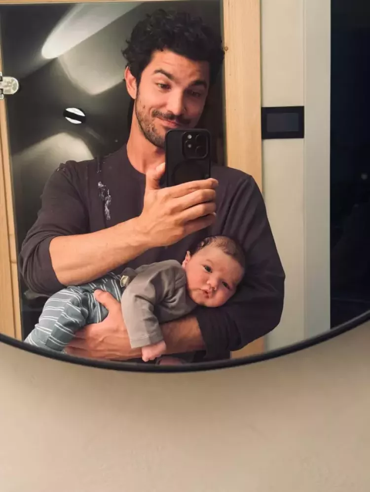 Aylardır saklıyorlardı Ünlü çift Pınar Deniz ve Kaan Yıldırım, bebeklerinin yüzünü paylaştı 7