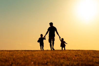 En güzel Babalar günü mesajları 2025: Babanıza, eşinize ve kayınpederinize gönderebileceğiniz anlamlı, duygusal sözler